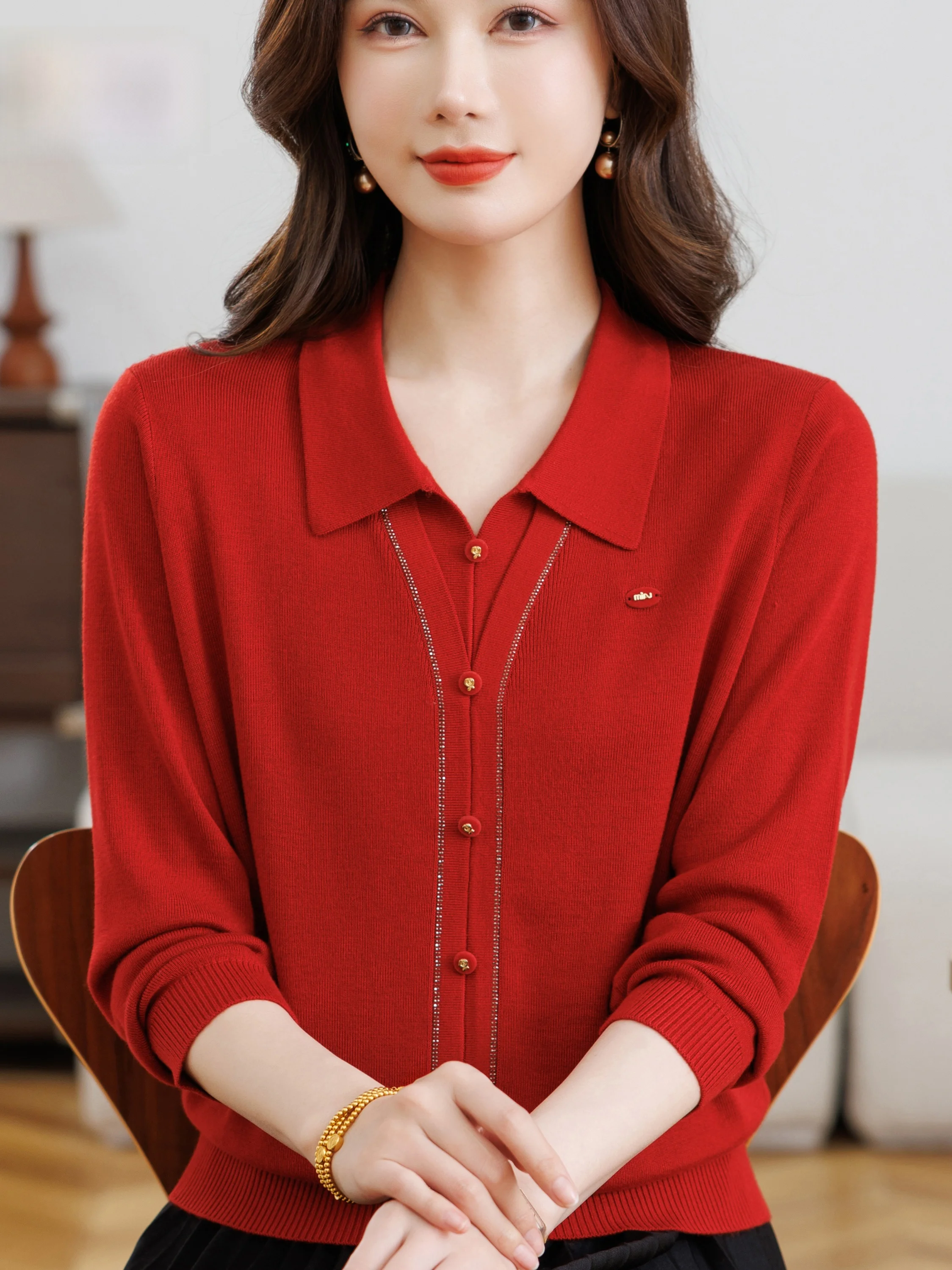 

Шерстяной свитер с отложным воротником для женщин среднего и старшего возраста: теплый и комфортный, весенняя коллекция