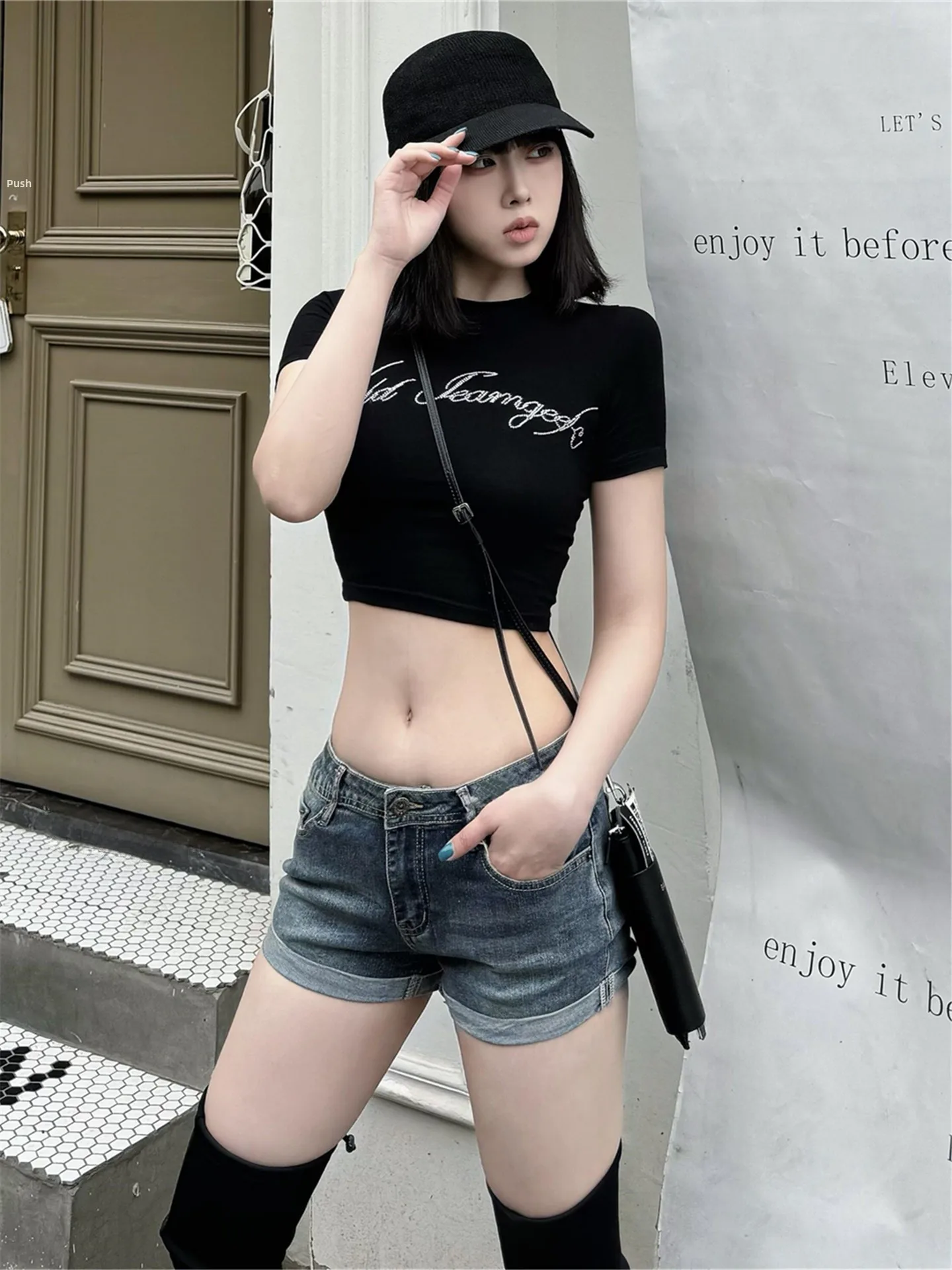 American Vintage Low Waist Denim Shorts Women Slimming Hot Pants Cuffed Booty Shorts Casual Summer Cotton Jeans Shorts