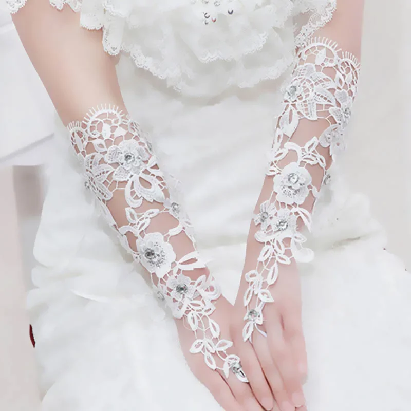 

Ivory Lace Beads Sequins Women Wedding for Bride Cheap Fingerless Bridal Gloves Luvas Noiva Accessoire