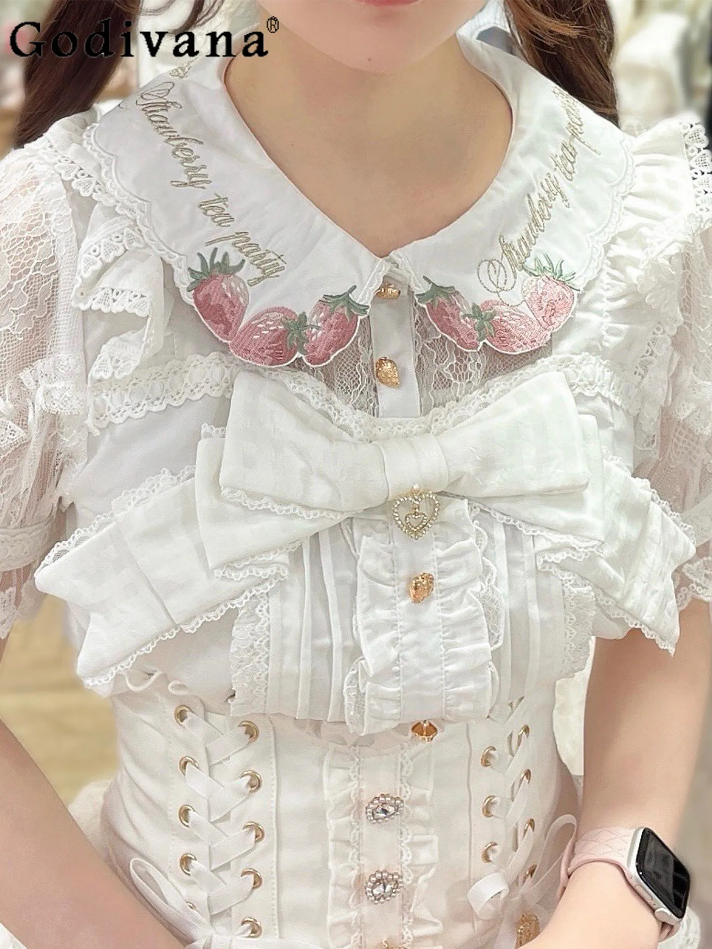 

Japanese Sweet and Cute Lolita Strawberry Embroidered Short-sleeved Shirt Lace Ruffle Edge Bow Women's Shirt