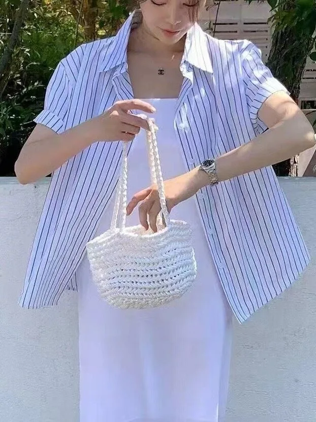 

Свободный женский однотонный топ в белую полоску, винтажный дизайн, простой модный универсальный топ из качественной ткани, застежка на пуговицы