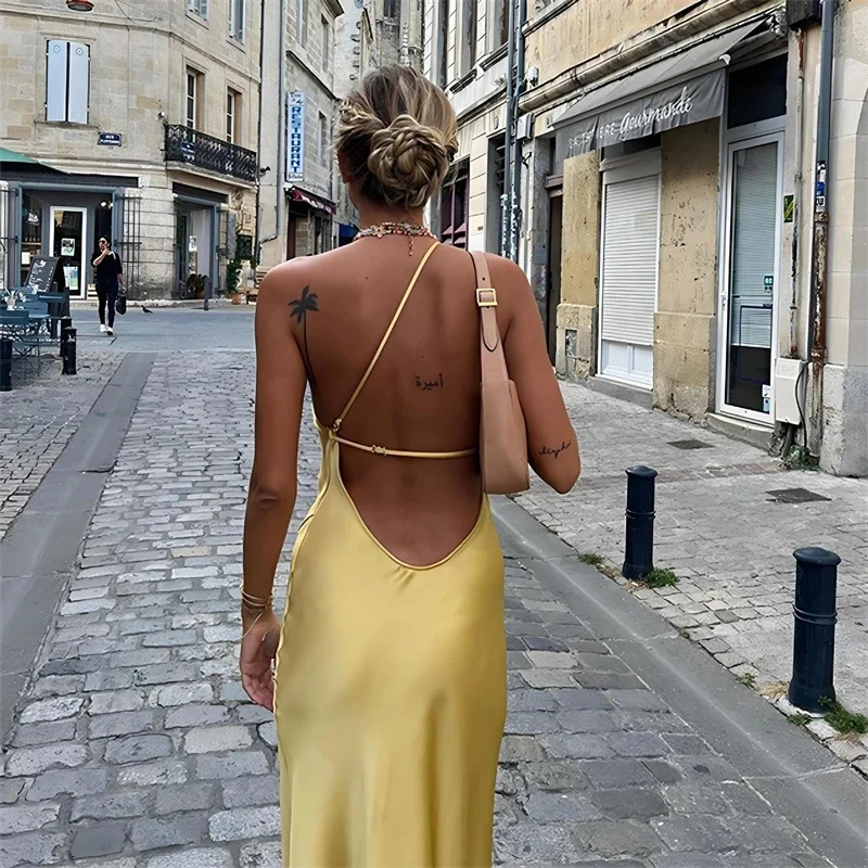 섹시한 노란색 새틴 긴 여름 파티 드레스 여성 브이 넥 백리스 캐미 스트레이트 드레스 패션 2025 봄 여름 드레스