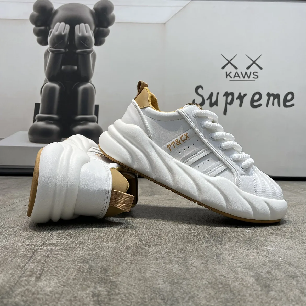 Dad's Shoes Men's 2023 Autumn New Thick Sole Leather Top Trend Versatile Casual Sports Shoes High Elastic Soft Sole Shoes