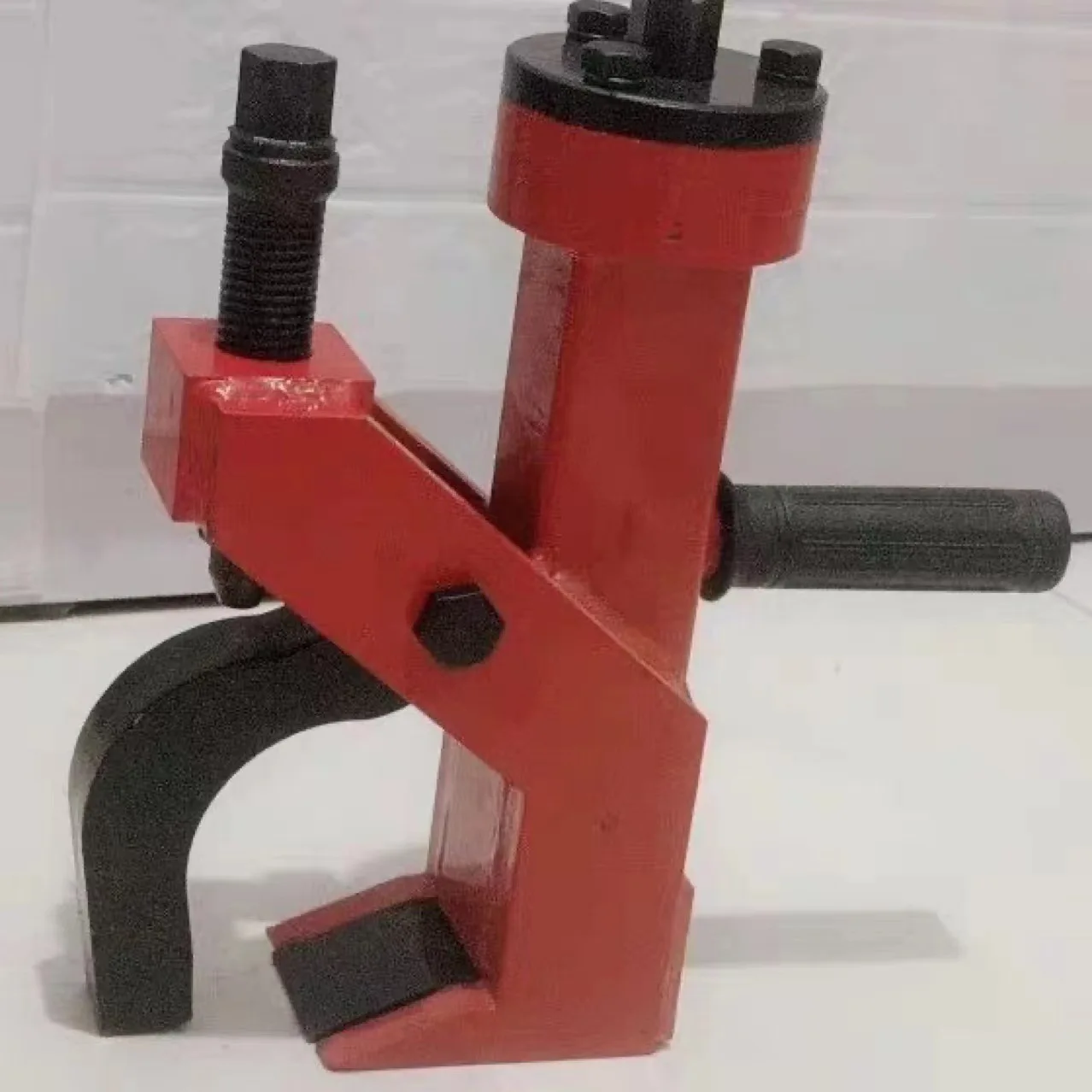 Tire stripper, tire press, portable tire remover, forklift, specialized manual press, simple remover