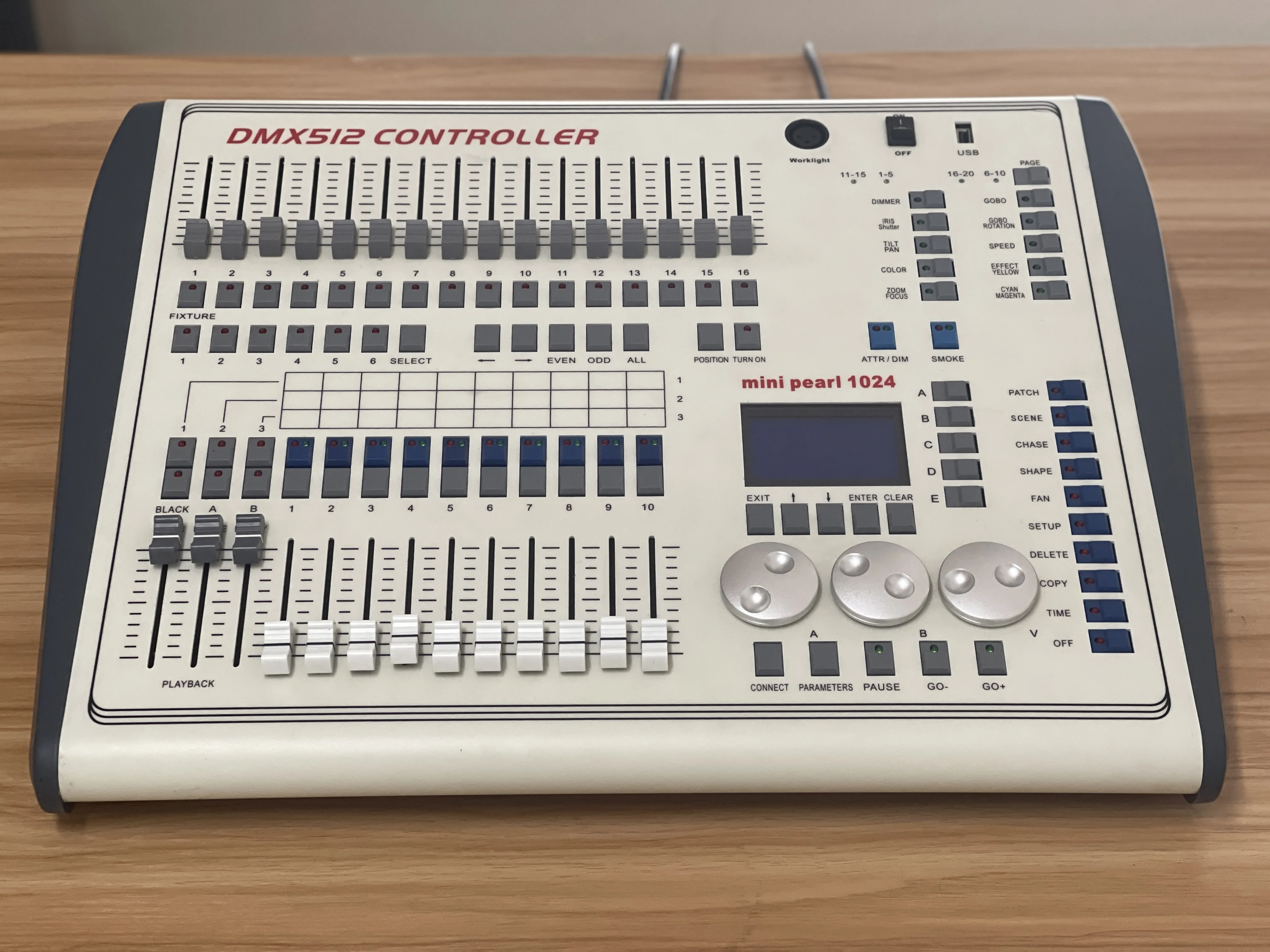 2025 DMX512 Mini 1024B Controller Manuale Stage Testa mobile Console di illuminazione Console 220V