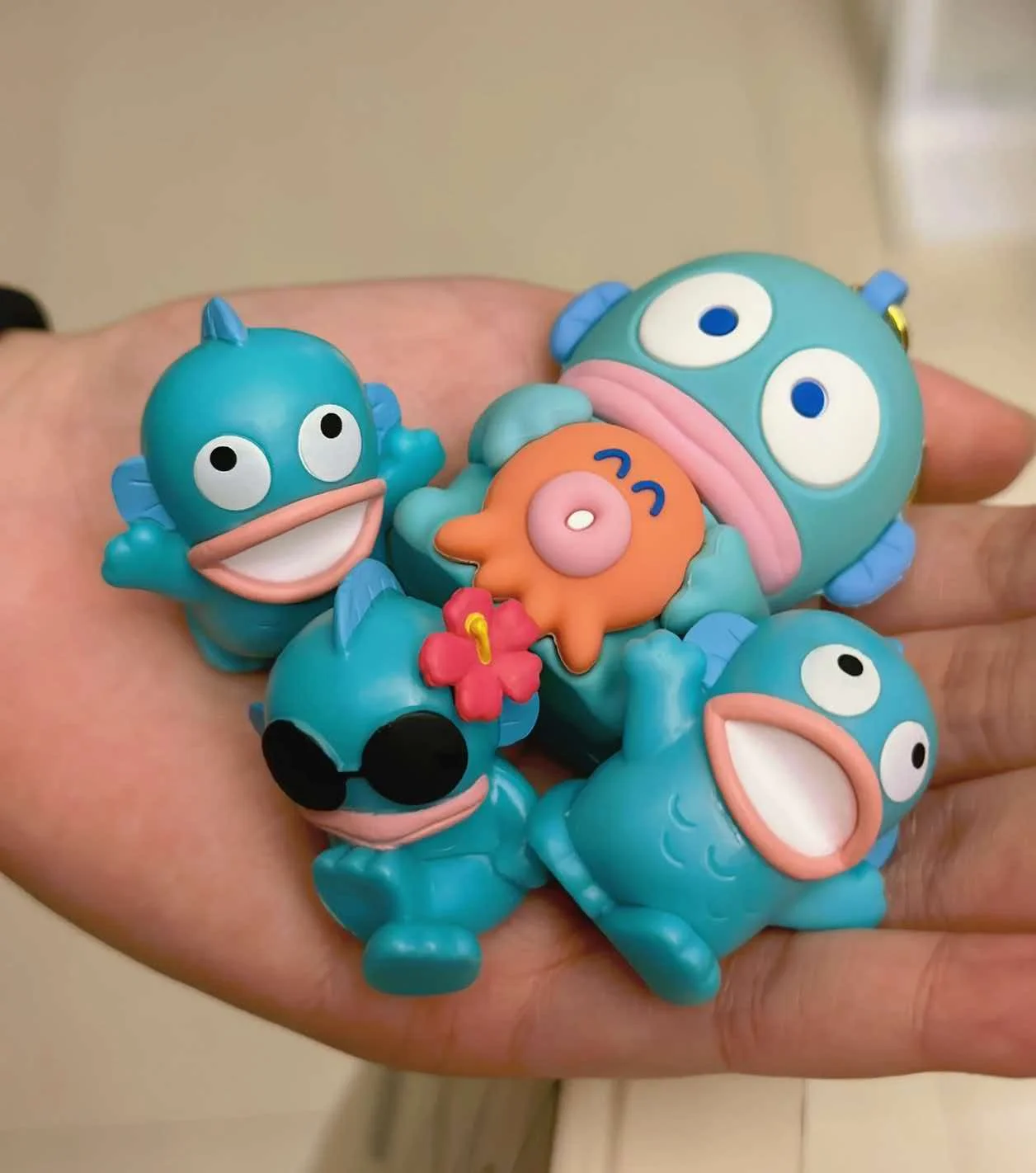 Neues vielseitiges, geformtes „Hässliches Fisch“-Modell, handgefertigte Auto-Backdekoration, Blindbox-Puppe, Überraschungsgeschenk zum Valentinstag.