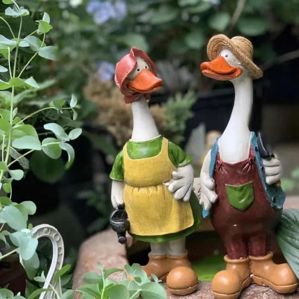 2Pcs/set Micro Landscape Couple Duck Statue Cartoon 3D Simulation Duck Ornaments Handcraft Animal Resin Sculpture Outdoor