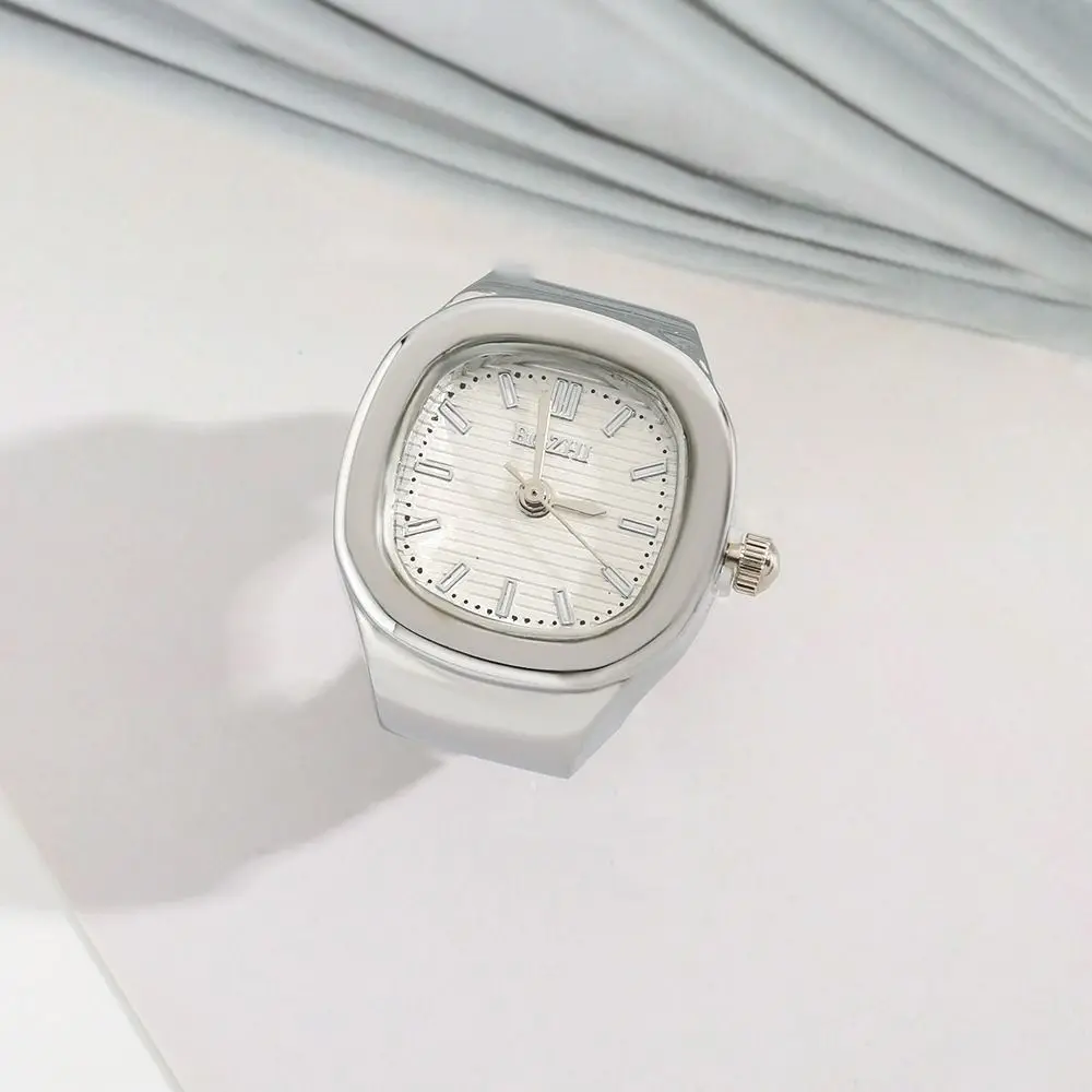 Orologio con anello da dito regolabile creativo Mini orologio al quarzo semplice Orologio da coppia vintage quadrato da uomo e da donna