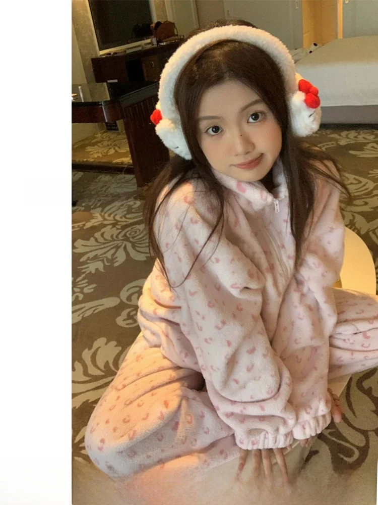 

Корейский женский комплект пижамы Sle Thiened Coral Fce с леопардовым принтом, пушистая теплая домашняя одежда, длинная застежка-молния све