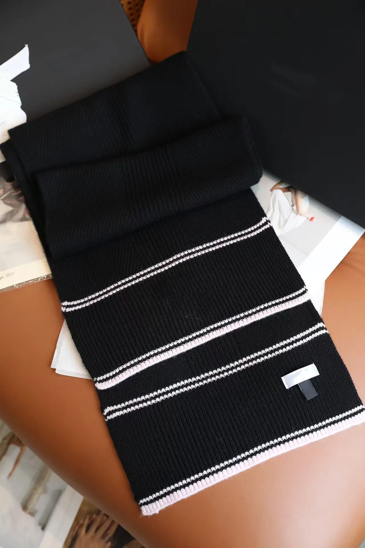 

2026 New Luxury Women Two-Sided Print Scarf Soft Warm Pashmina Fashion Shawl Winter Outdoor Coldproof Windproof Blanket Scarf19