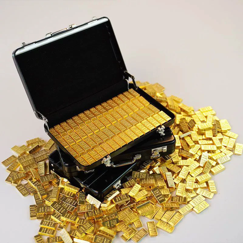 Koffer aus Aluminiumlegierung mit Mini-Goldbarren-Replik, vergoldetes Sammlerstück, Puppenhaus, Mikroszene, Dekoration, Ausstellungsmodell