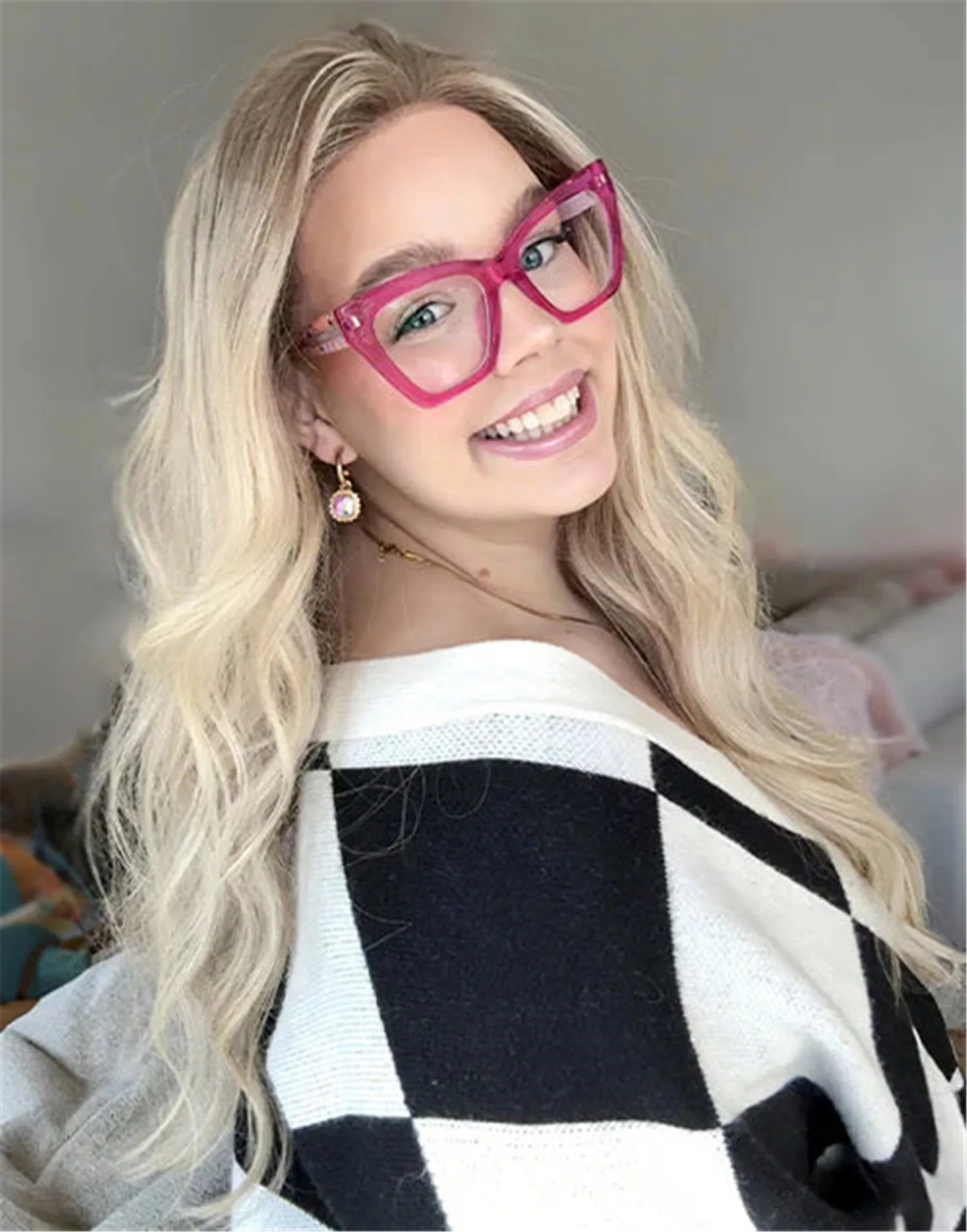 Cute Hair Platinum Blonde Ombre Lace Frontal Wig New In Syntehtic Heat Resistant Wig Free Part Pre Plucked Hairline Wave Wigs