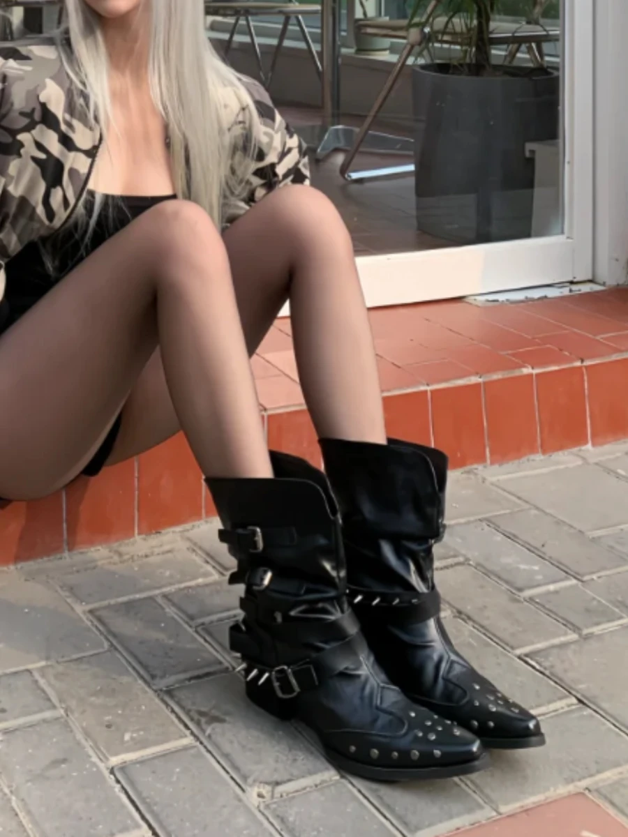 2026 Spring Short  Boots Women's Pointed Toe Western Style Rivet Decoration Fashion Boots Leather Upper mid Heel