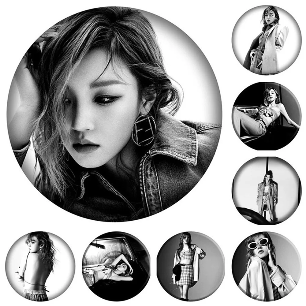 Kpop (G)I-DLE Photo Badge YUQI Personal photo Bag Clothes Pin Clothing Accessories Party Wear Brooches for Fans Collection Gift