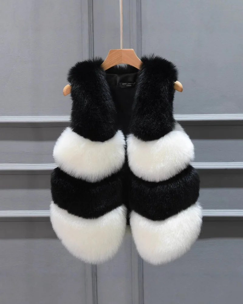 New Fox Fur Grass Vest Jacket Women's Short Autumn/Winter Black and White Spliced Leather Fur Tank Top
