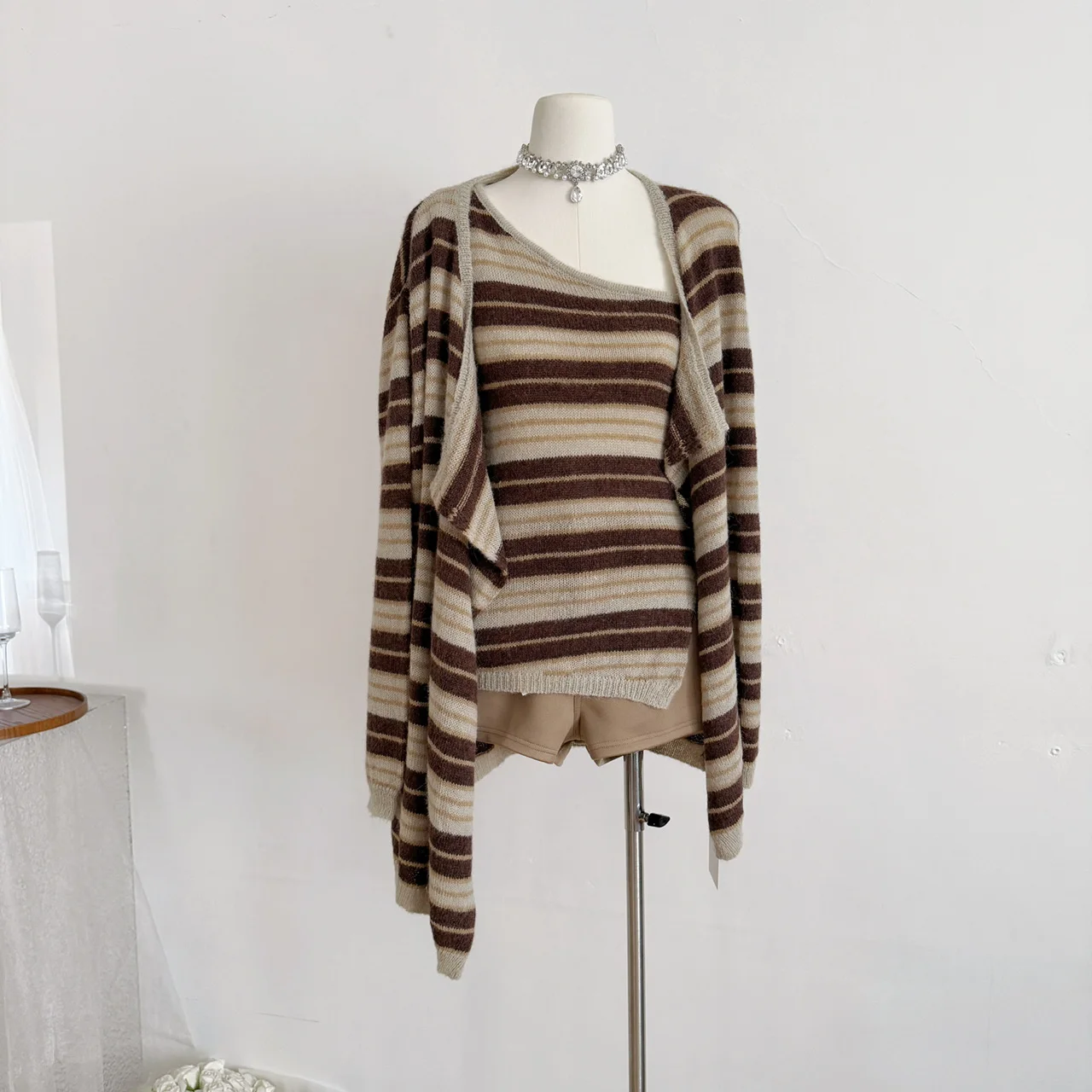 

Women's Autumn Winter Two Pieces Stripe Cardigan Set Lady Sleeveless Skew Collar Slim Tank Top + Long Sleeve Loose Cardigan