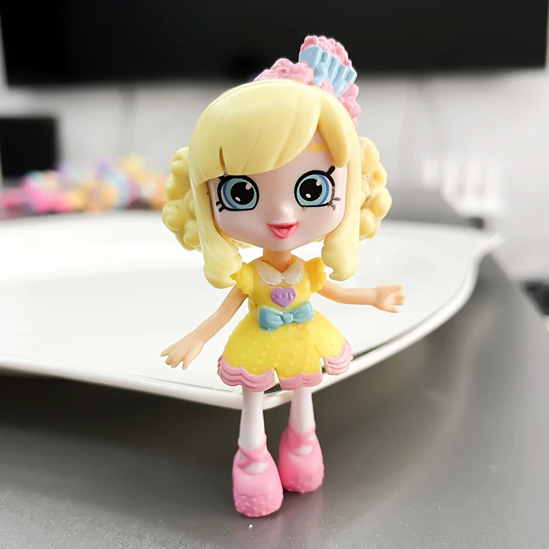 Lps Dogs 1PC Princess Shop Girl Happy Place Doll Shopping Anime Action Figures Toys Limited Collection Model  Girls Y23060708