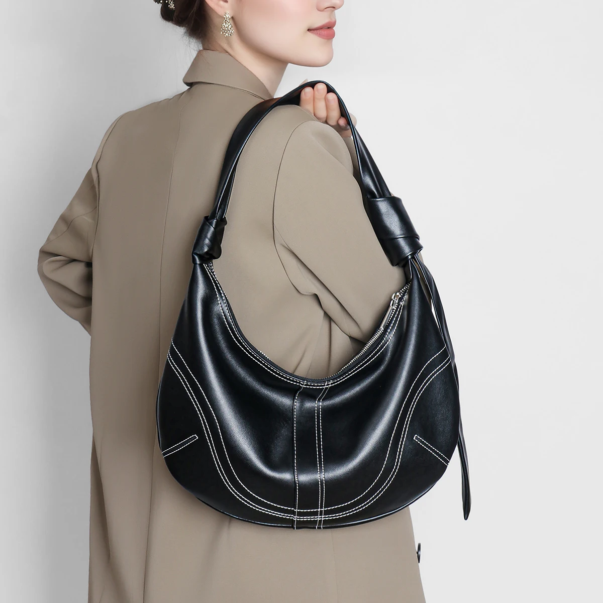 

Niche First-Layer Cowhide Underarm Bag, Commuter Casual Lazy Style Dumpling Bag, Hand-Held Crossbody Bag