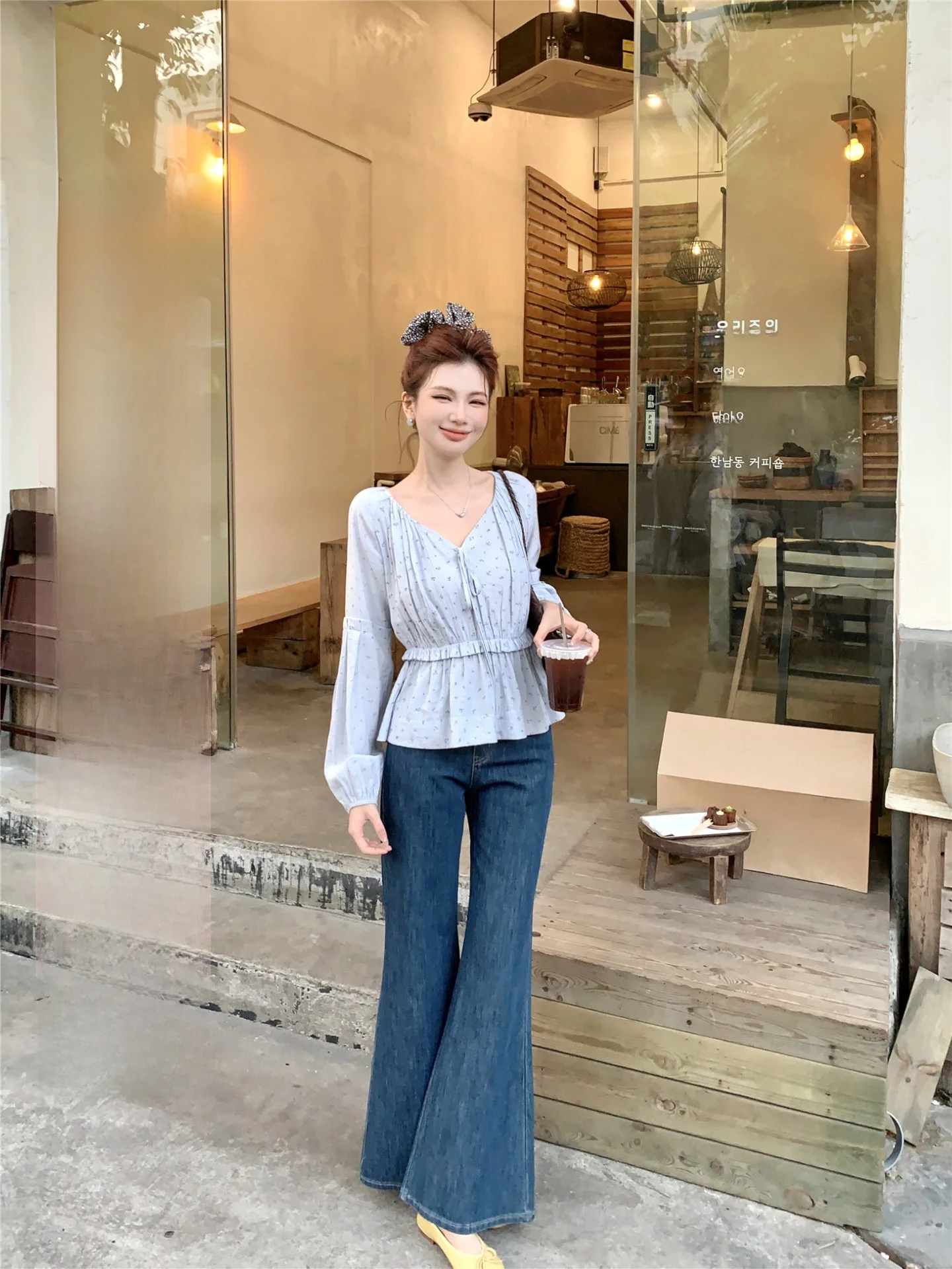 

Floral Print Slim Fit Women's Shirt Thin Spring Summer Fashion Korean Style Cheese Brand Commute Style V-Neck Long Sleeve Top