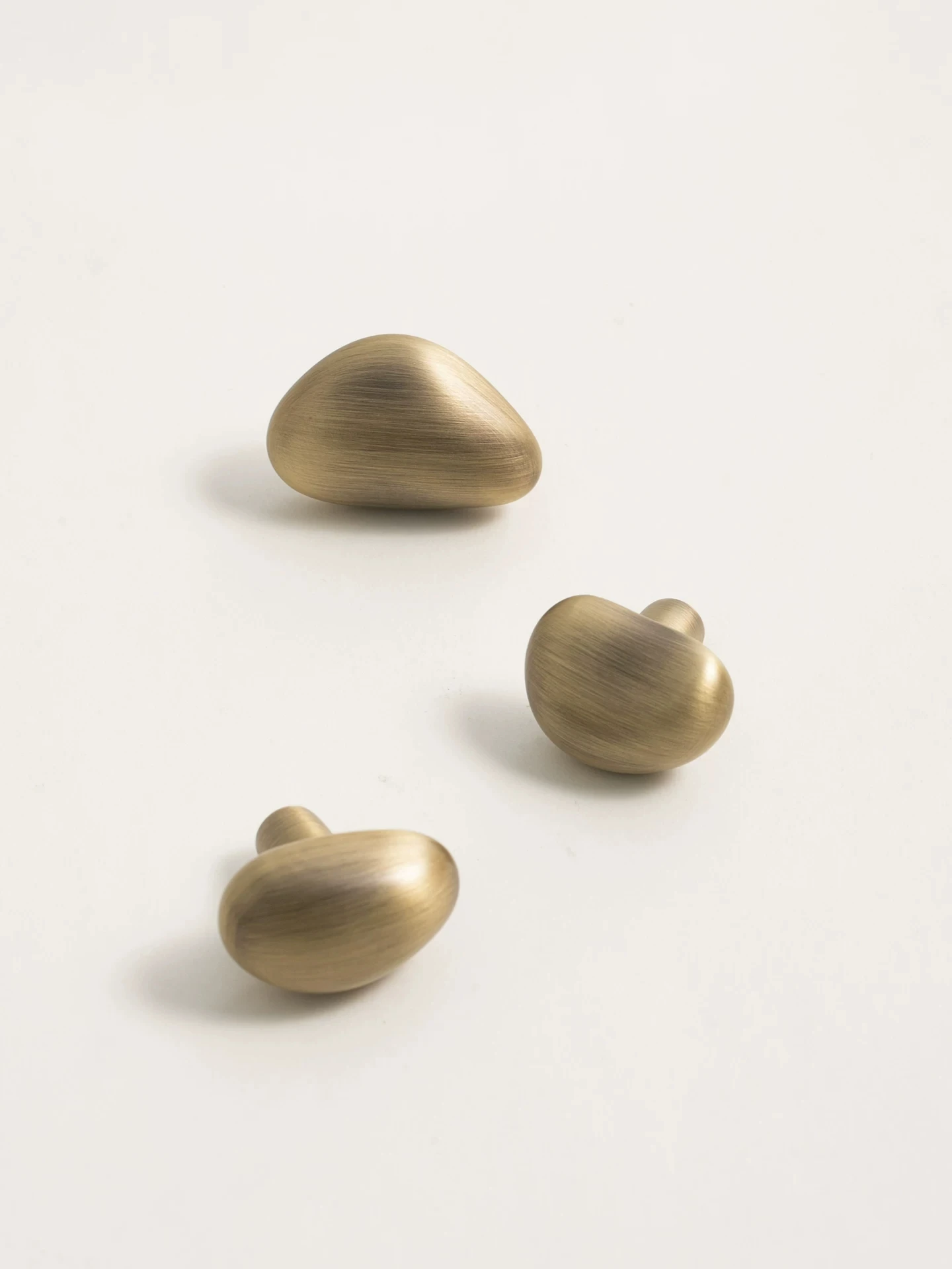 Furniture Bedroom Brushed Brass Wardrobe Door Handles Kitchen Drawer Cabinet Golden Pebble Small Handles Pulls