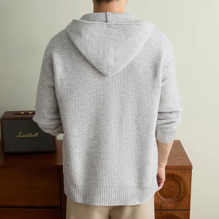 Herren-Strickjacke mit Kapuze und Reißverschluss, lässiger, locker geschnittener Pullover im Old-Money-Stil – Detail 11