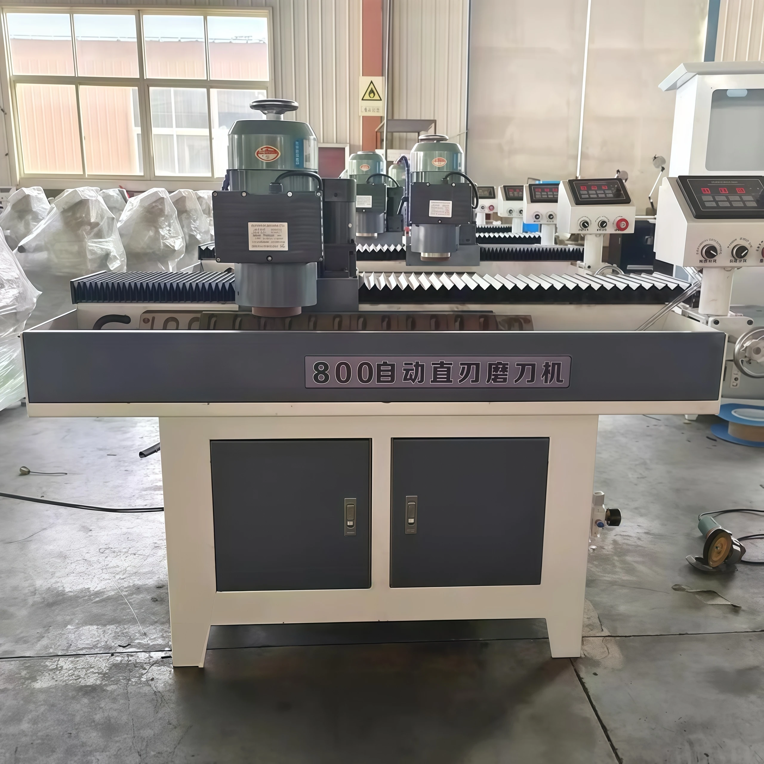 Fully Automatic Industrial Electric Grinder Efficient Metal Polishing Machine High Safety Level New Condition Motor Blade