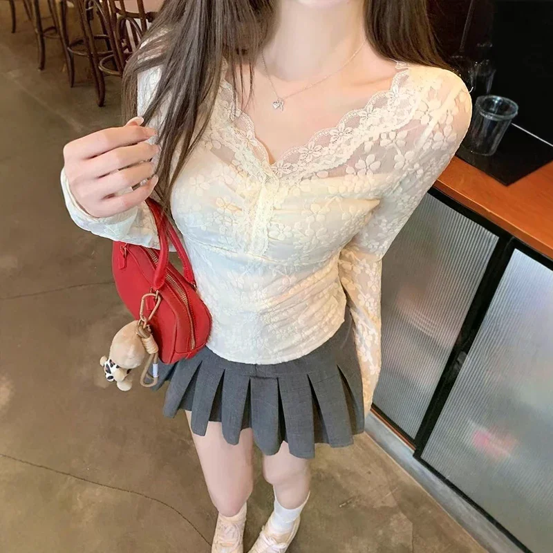 New Autumn Pure Desire Style V-neck Long-sleeved Lace Shirt For Women, Slim And Short Inner Top