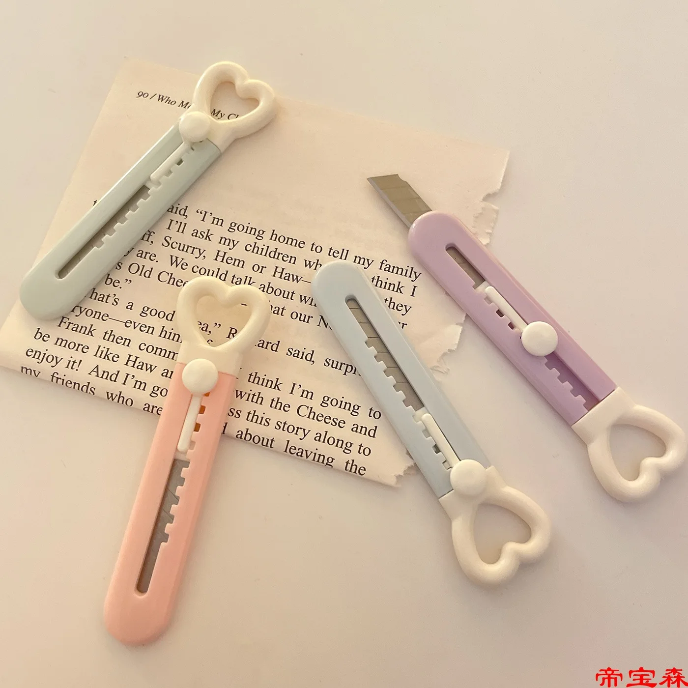 Mini Pocket Love Heart Art Utility Knife Express Box Knife DIY Paper Cutter Craft Wrapping Tools Blade Kawaii Stationery