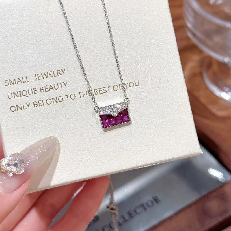 

Natural Zircon Geometric Necklace Fashion Exquisite Ruby Collarbone Chain Light Luxury Wallet Pendant New Year Square Necklace