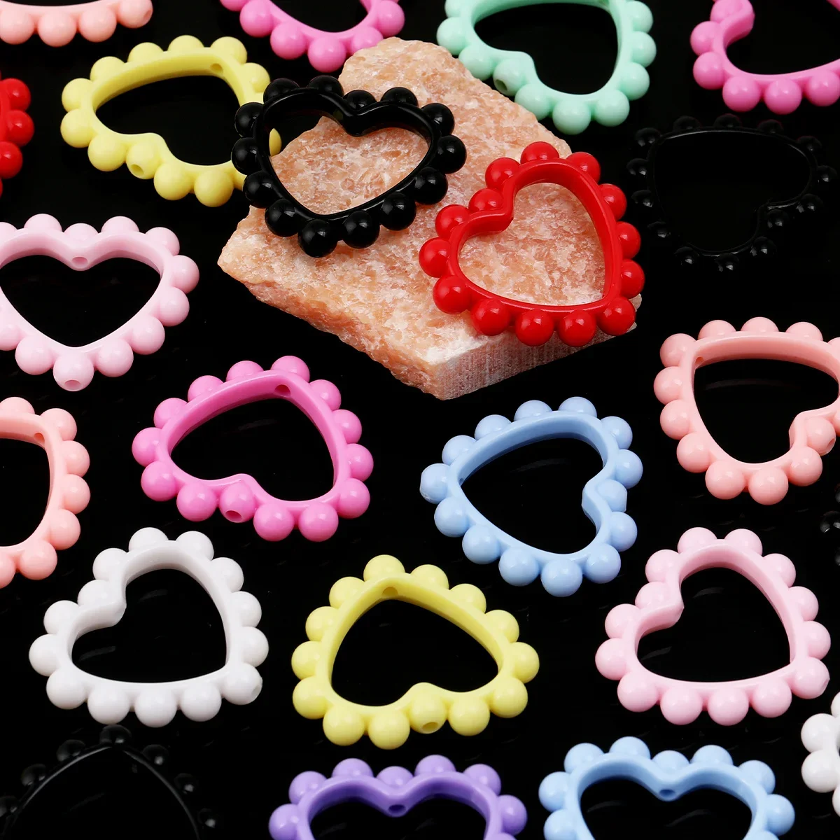 20/40pcs Random Color Hollow Dot‑Edge Heart Acrylic Beads,41*38mm Macaron Open Love Spacer Beads,for DIY Crafts
