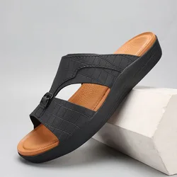 Fashion Men's Slippers 2025 New Leisure Slippers Summer Open Toe Sandals for Men Outdoor Non Slip Beach Slippers Designer Slides