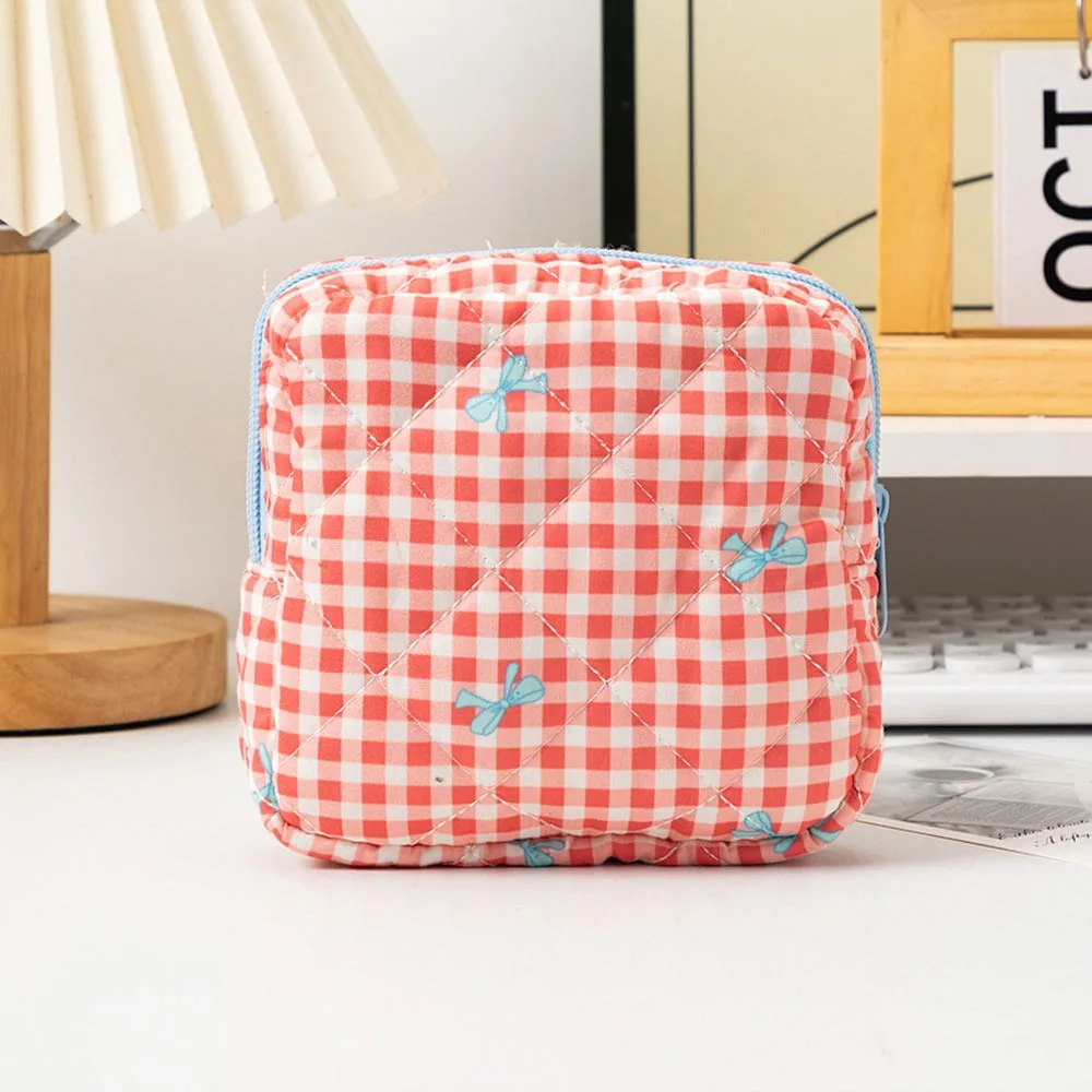 

Gift Heart Bow Pattern Coquette Makeup Bag Puffy Cotton Quilted Cosmetic Bag Travel Cosmetics Storage Bag