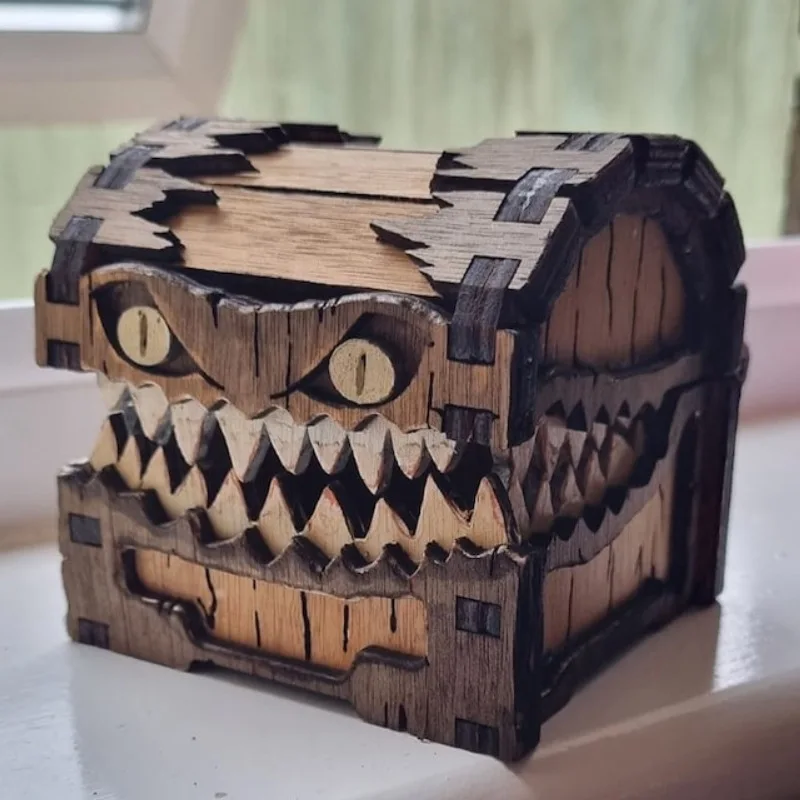 Mimic Chest para Dungeons and Dragons, Tower Tray, Wood Gravado Dice, Terror Dobrável Portátil, Monster Craft Decoração Acessório