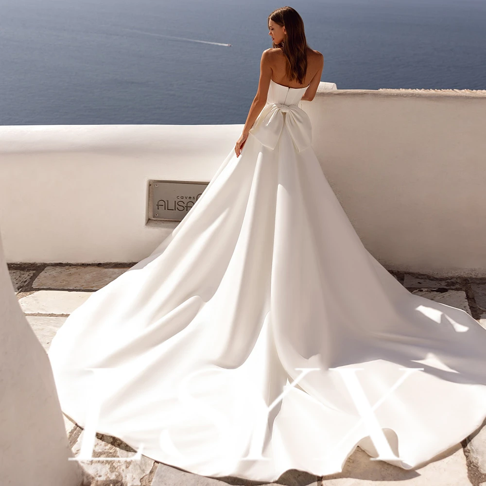 LSYX – robe de mariée en Satin, personnalisée, sans bretelles, épaules dénudées, ornée de fleurs, Corset, fente latérale haute, traîne détachable, élégante