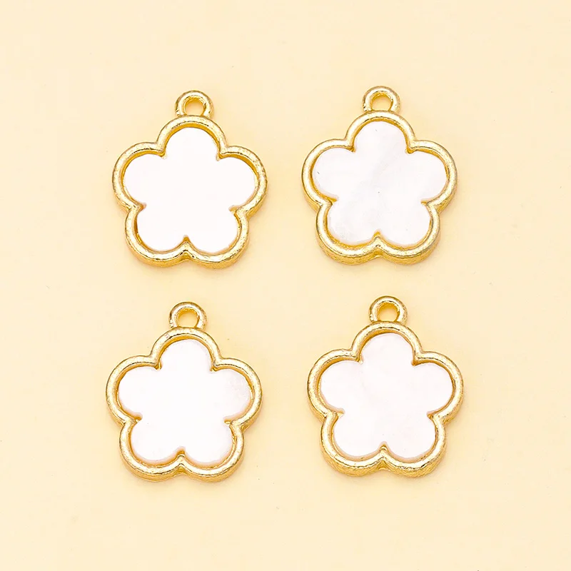 10Pcs New Mix Charms White Acrylic Butterfly Bear Flowers Wisiorki do tworzenia biżuterii DIY Cute Earrings Naszyjnik Akcesoria