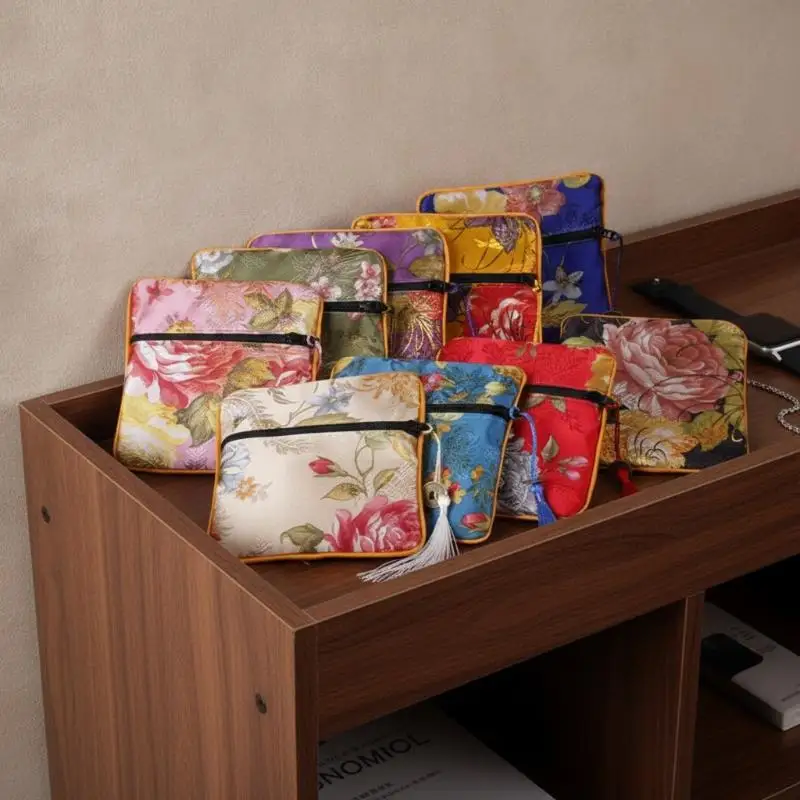 1PCS Silk Embroidered Classic Floral Pattern Zipper Closure For Small Jewelry Lipsticks Daily Use Travel Gifts
