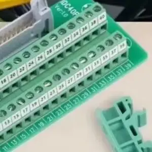 

Клеммная колодка IDC40P B с кронштейном для управления двигателем ПЛК, монтаж на DIN-рейку, соединительная плата IDC40P-B