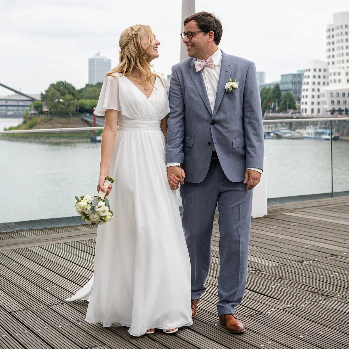 Simple Short Flutter Sleeves Wedding Dress Customized A Line Maxi Floor Length Chiffon V Neck Simple Backless Ivory Bridal Gowns