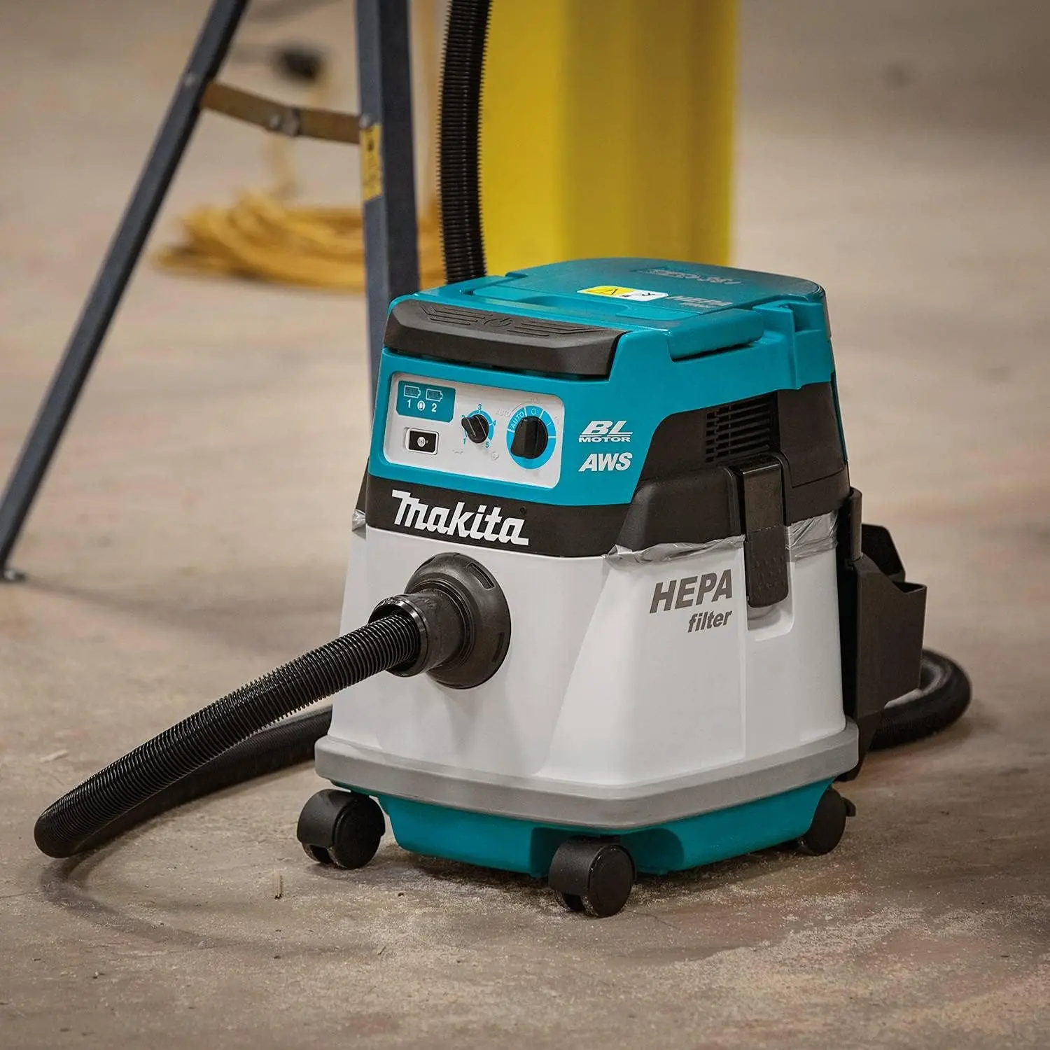 

Makita XCV25ZUX 36V (18V X2) LXT® Brushless Cordless 4 Gallon HEPA Filter Dry Dust Extractor/Vacuum, AWS®, Tool Only