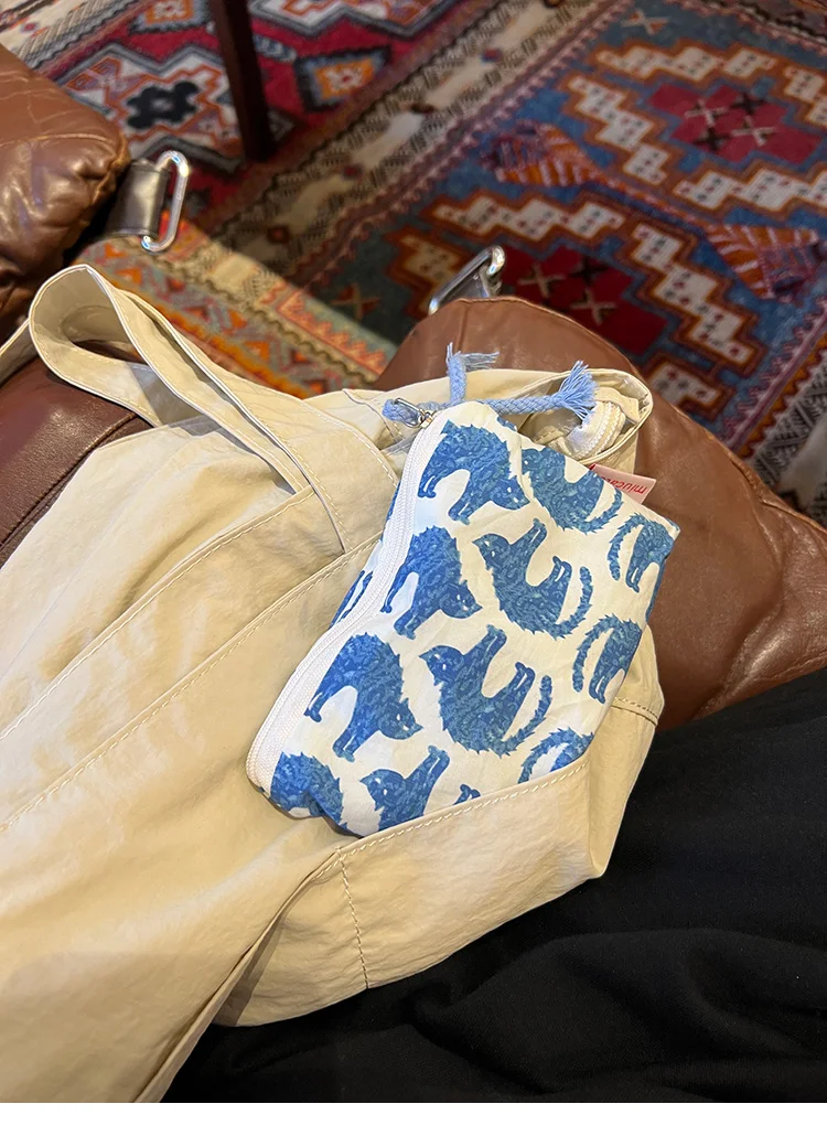 Blaue Katze, grafische Make-up-Tasche, zweifarbig, mit Reißverschluss, Make-up-Tasche, Cartoon-Druck, kleine Mini-Kosmetiktasche, Aufbewahrungstasche – Detail 10