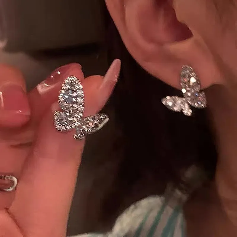 2025 الاتجاه أقراط مرصعة حريمي الكورية الحلو لطيف فراشة حجر الراين القرط موضة أنيقة هندسية مجوهرات هدية جديدة