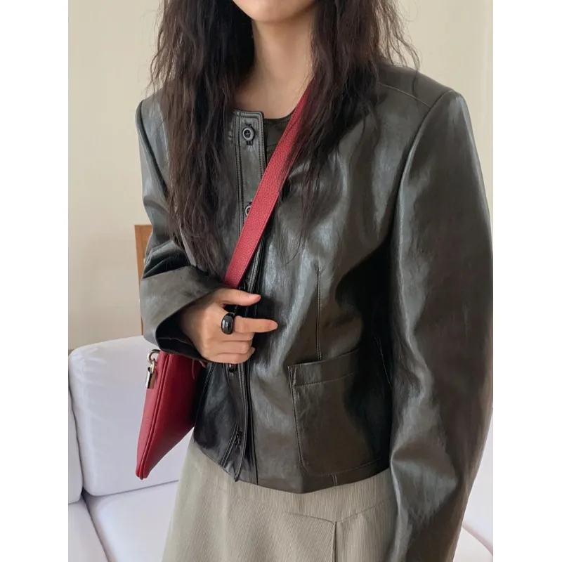 معطف نسائي أنيق من الجلد لخريف وشتاء جديد Sle بسيط للتنقل عالي الجودة من مادة البولي يوريثان