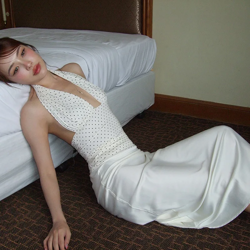 

206 Summer New V-neck Sleeveless Polka Dot Sling Vest Slim-fit Neck-hanging Top