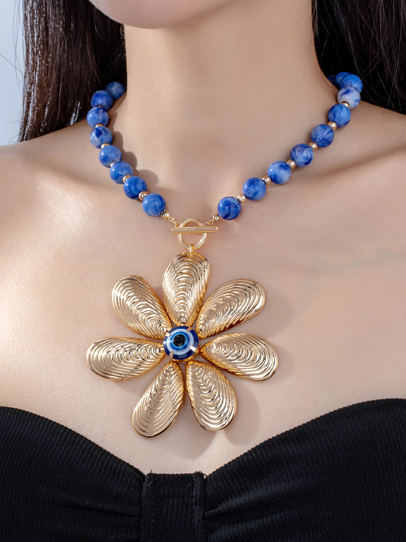 Women's Personalized, Exaggerated, High-End Devil's Eye Pendant Necklace