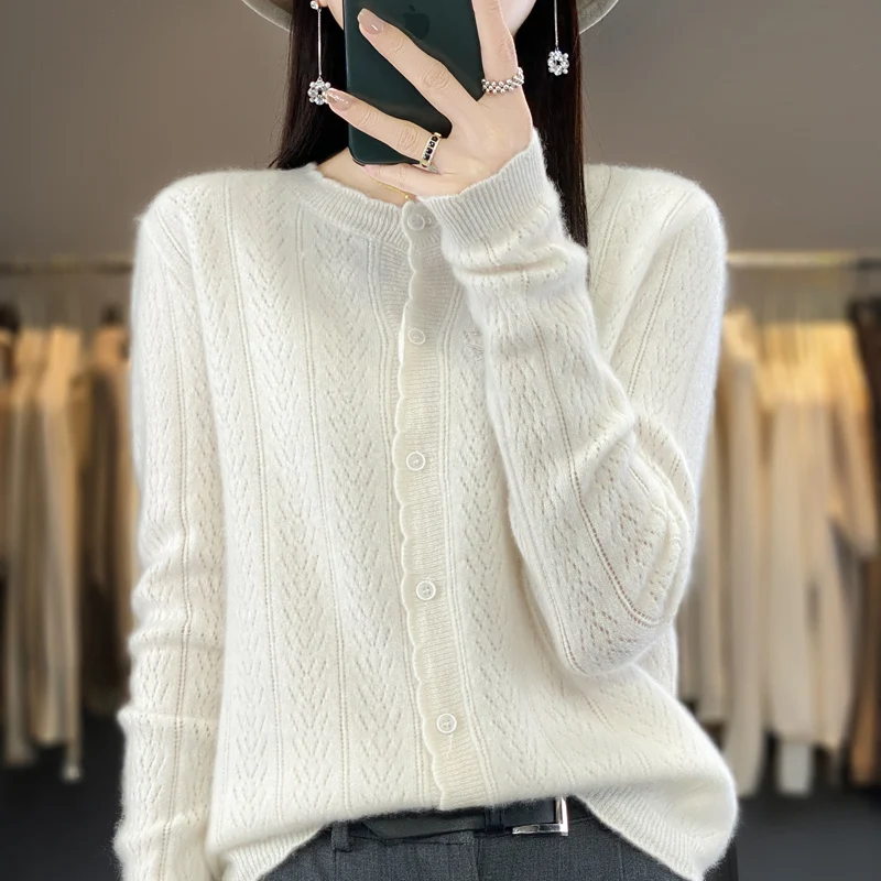 

100% Wool Thin Cardigan with Round Neck, Lace and Wheat Ear Design, Combining Lightweight Texture and Elegance