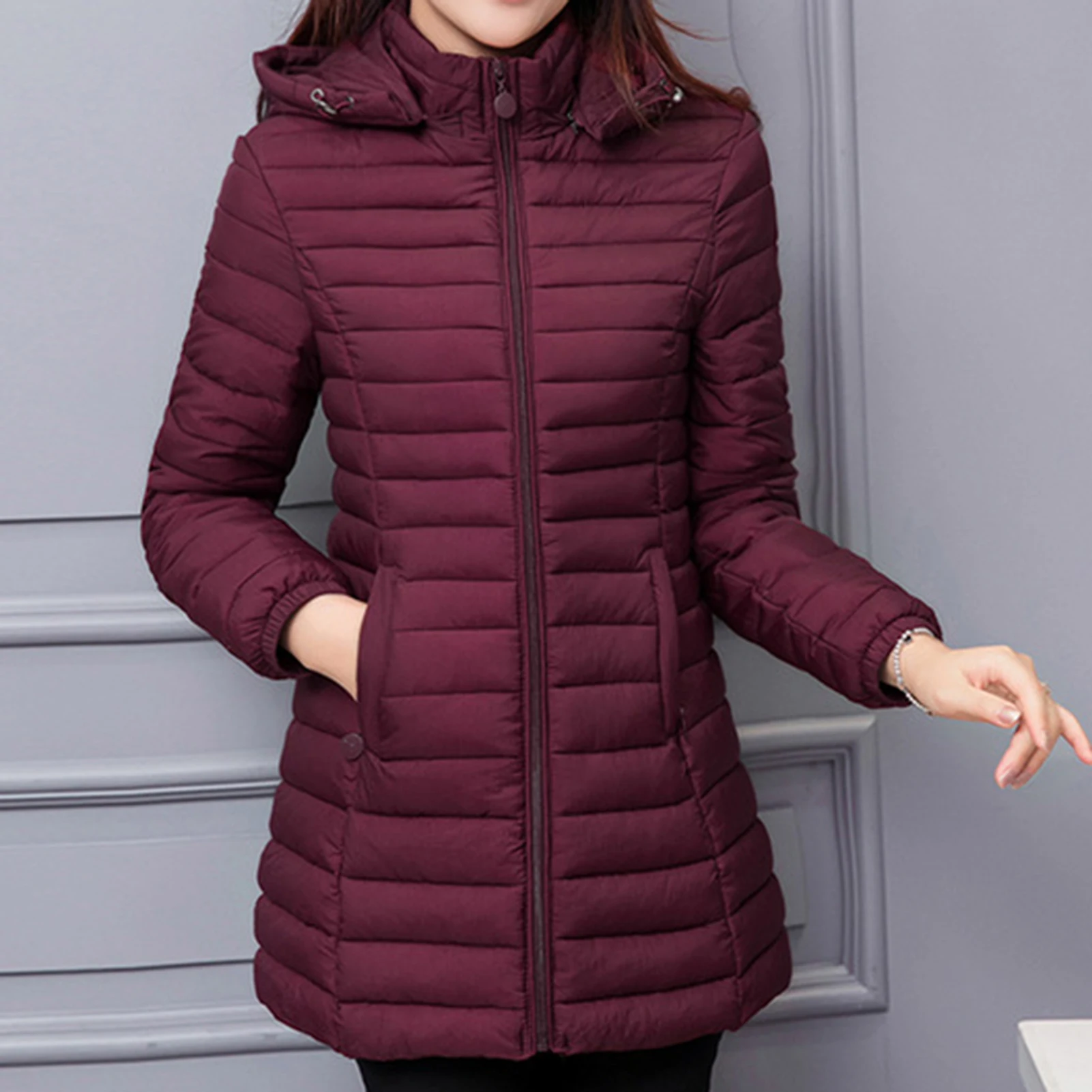 Women's Slim Fit Down Coat  Length Hooded Packable Winter Coat Suitable for Going Shopping Wea