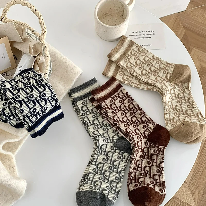 2 Pairs Trendy Thick Winter Wool Socks Ladies Monogram Pattern Solid Color Thickened Middle Tube Socks Breathable Wholesale