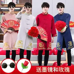 Robe de mariage de style chinois pour hommes, robe de meilleur homme, Cheongsam rose, boutons Tang, satin exquis, fente, broderie