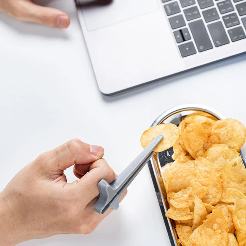 1PC Lazy Fingers Chopsticks - Hands-Free Snack And Game Clip-On Food Holder for Video Streaming No Dirty Hands Required