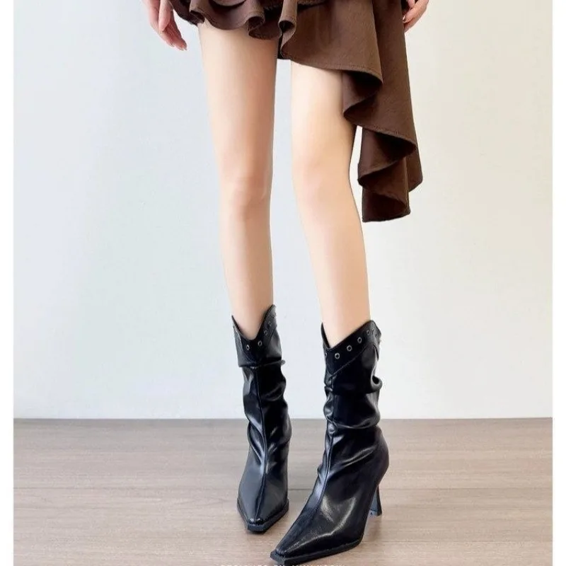 2026 Autumn/Winter New Style Pointed Pleated Short Boot Women's Nail Head Heeled Boots